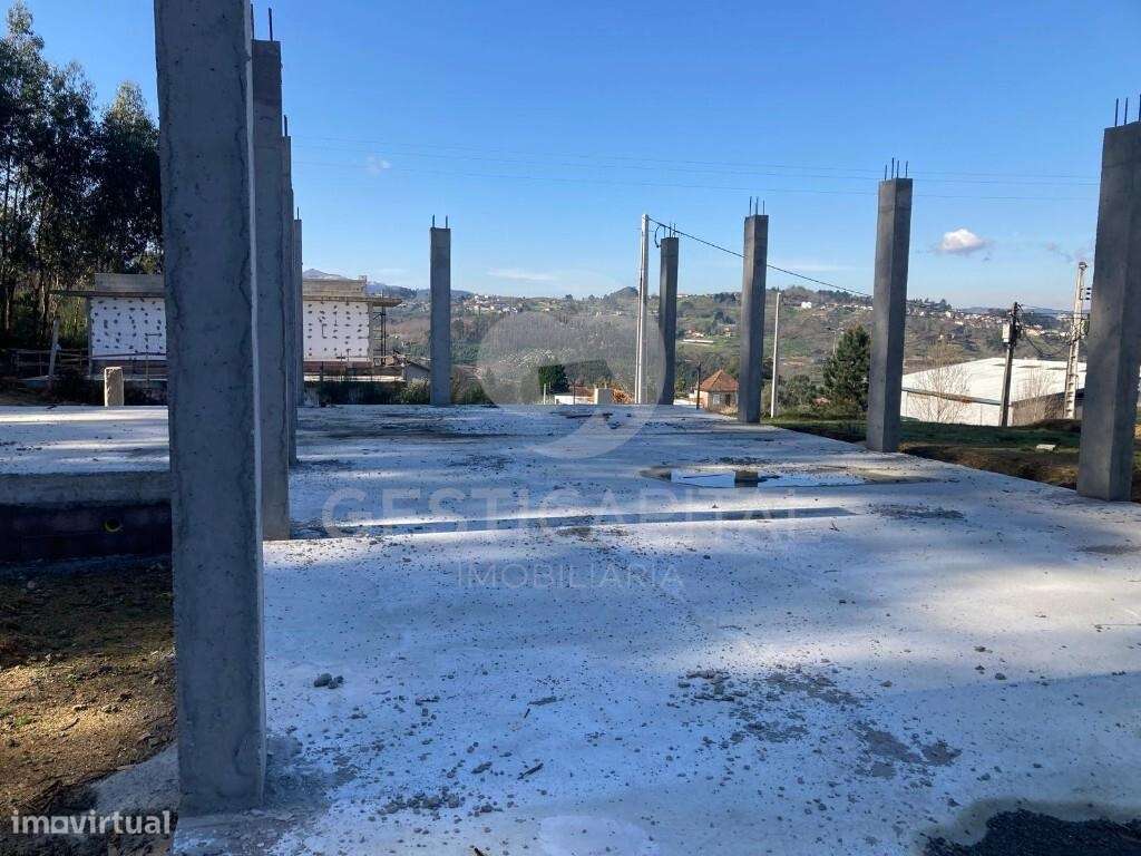 Oportunidade de Investimento: Moradia já com  Estrutura em Soalhães –-21