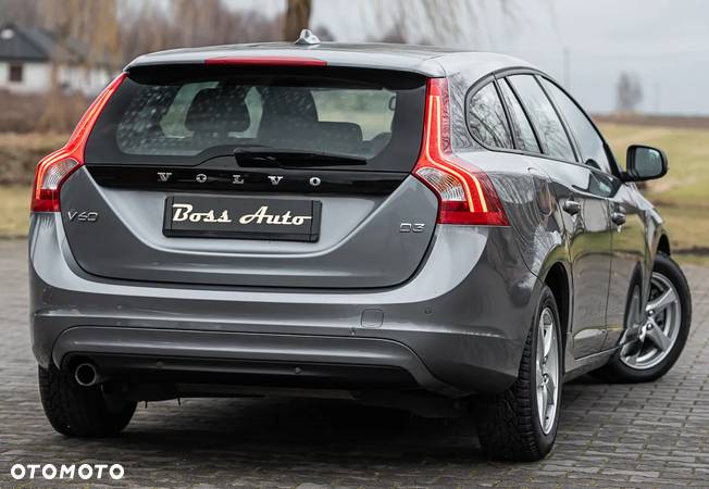 Volvo V60 D3 AWD Geartronic Momentum - 12