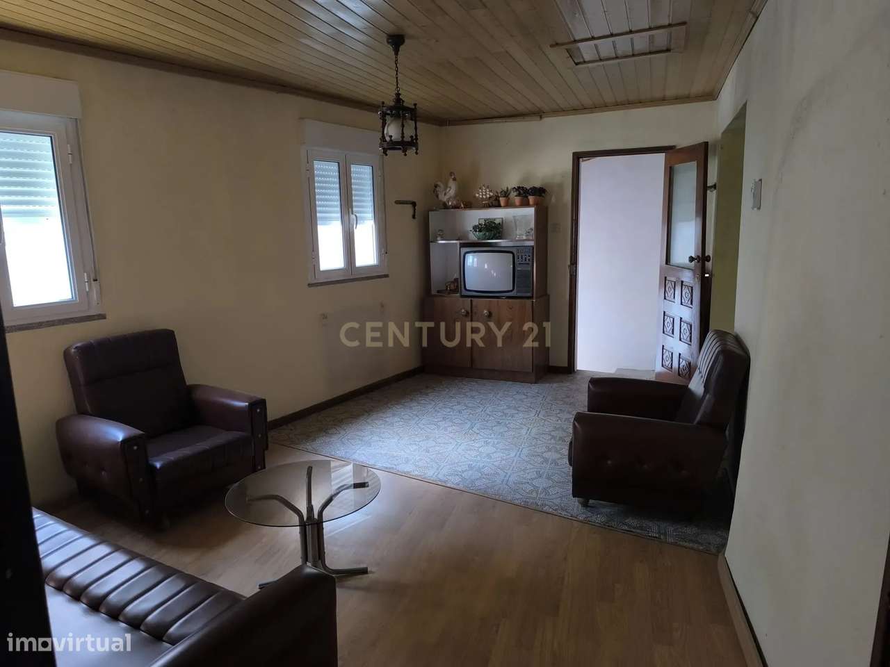 Casa de dois pisos com terreno-5