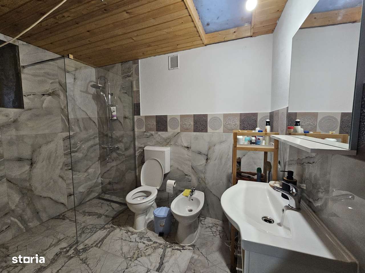Casa Lapusnic la pret de apartament - Imagine principală: 3/9