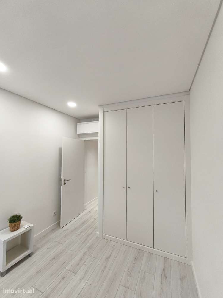 Apartamento T3 Novo c/ Parque de Estacionamento-7