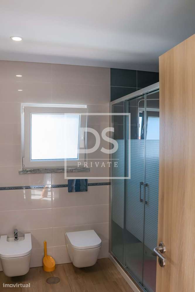 Moradia Moderna  T3 em Condomínio  - Próxima da Praia de Santa Cruz-12