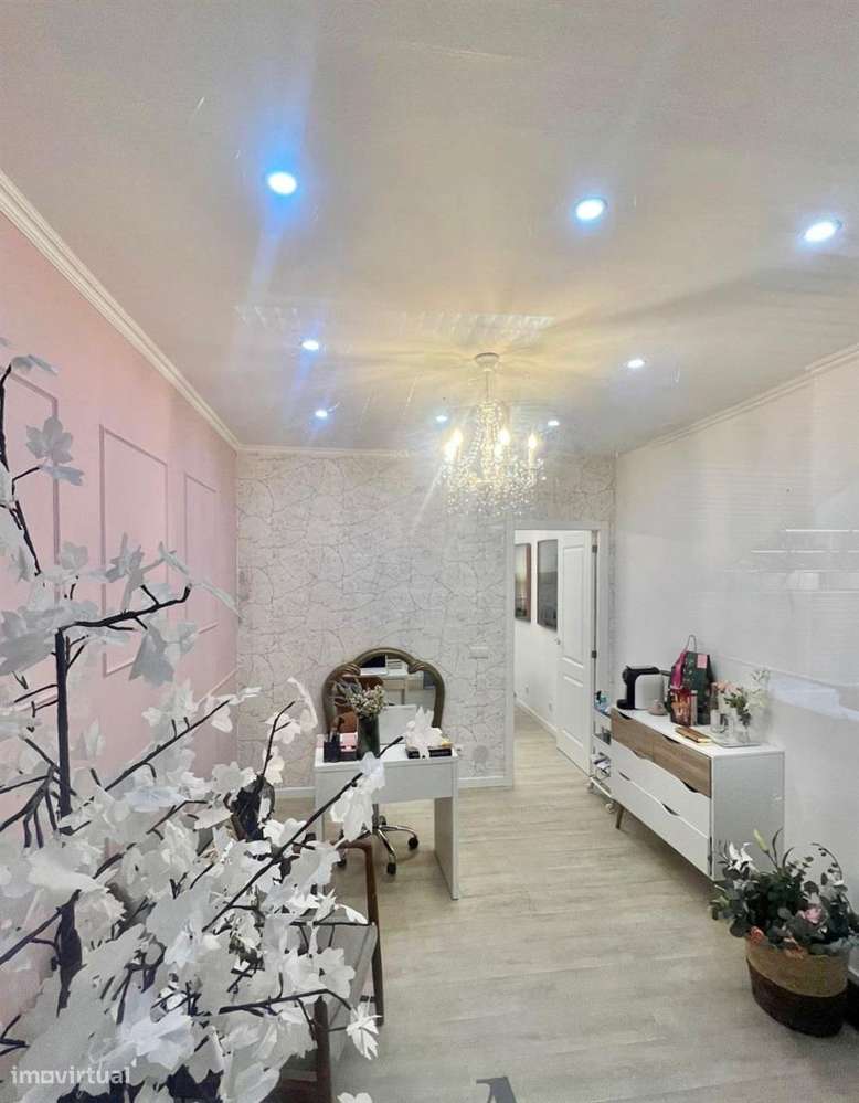 Loja - Centro Comercial / Verderena-1