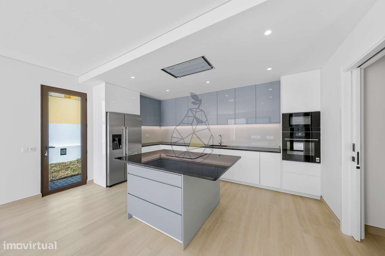 Moradia contemporânea térrea T3 nova  com piscina em Monte Canelas - P - Grande imagem: 2/47