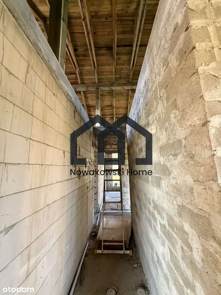 Dom w stanie  surowym w urokliwiej lokalizacji!-16