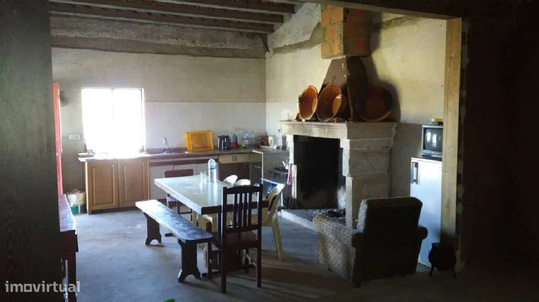 Moradia T2 antiga por remodelar em Marianos - Grande imagem: 4/5