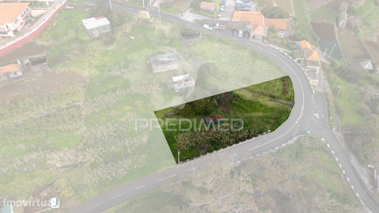 Terreno urbano com 920 m2 para construção no Caniço - Grande imagem: 2/31