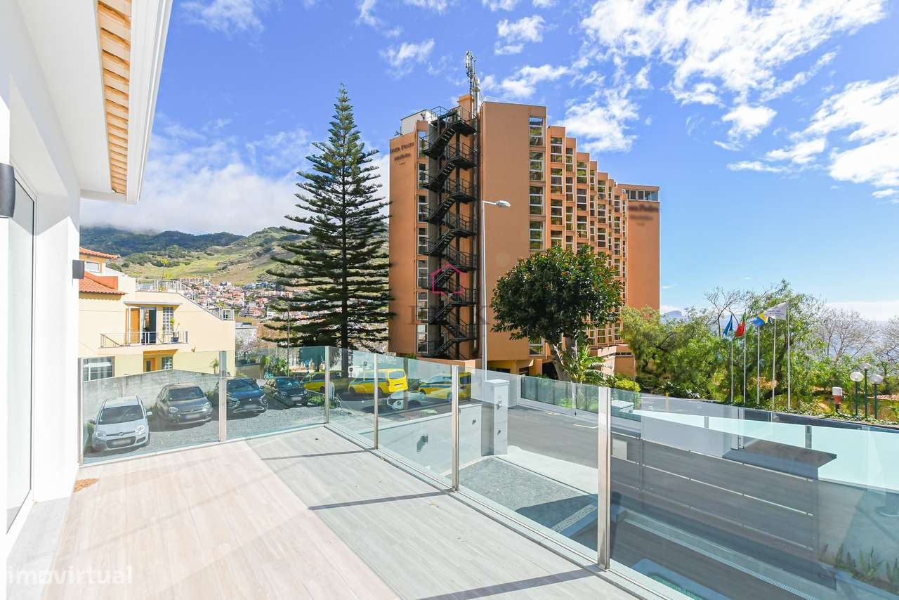 Moradia - T4 - Machico-37