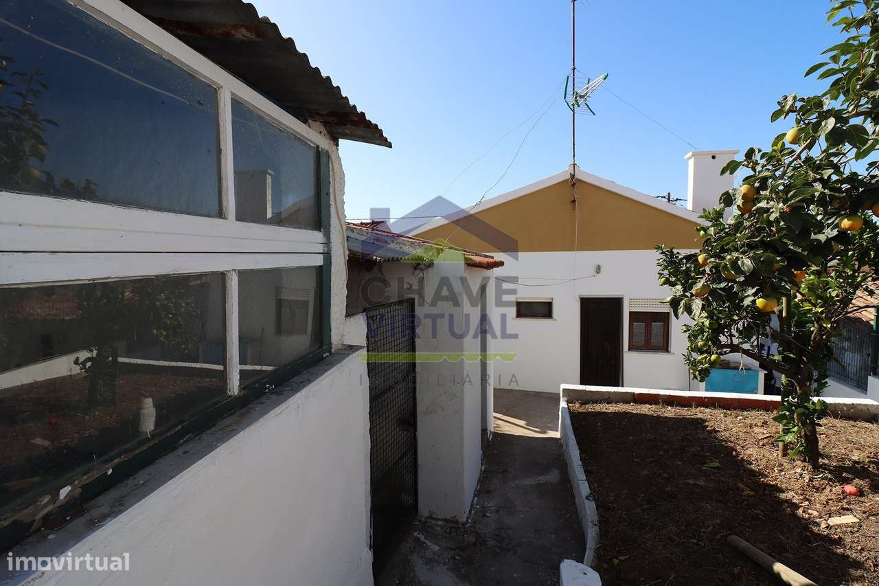 Moradia V3 com garagem e anexo  – Concelho Torres Vedras-26