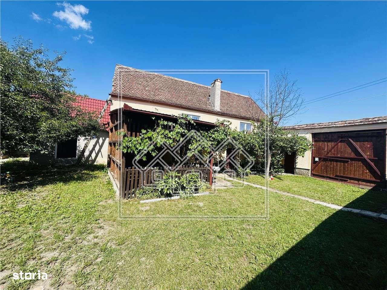 Casa de vanzare - curte si gradina mare - Vurpar - Imagine principală: 5/20