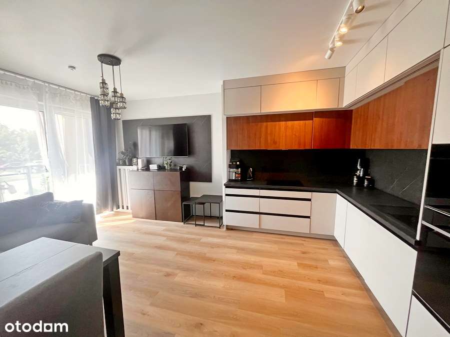 Balkon / 4 Pokoje / Garaż / Piwnica-1