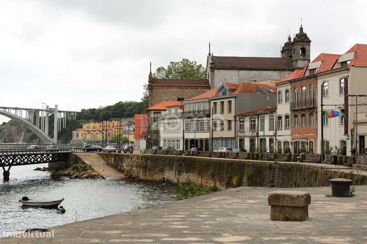Tresspase de Bar no Cais das Pedras - Grande imagem: 1/1