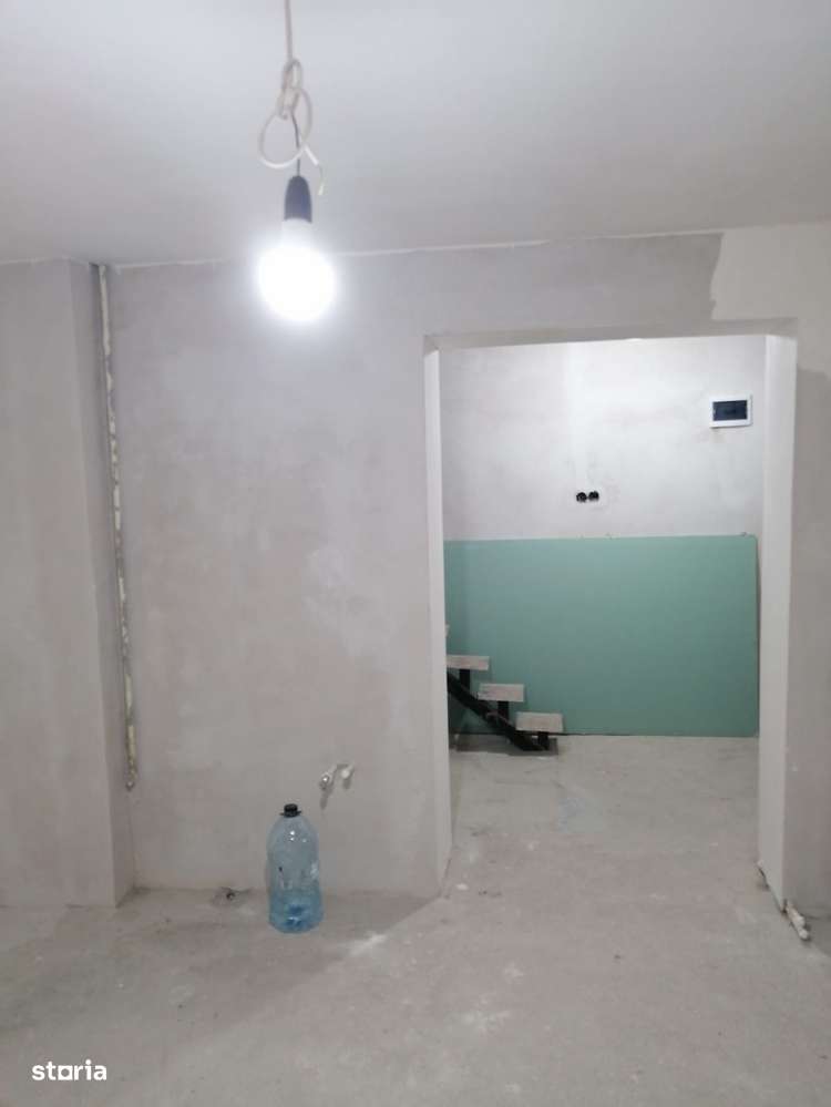Apartament 2 camere , in vila, semifinisat, zona Centrala - Imagine principală: 3/5