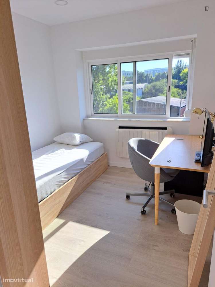 Quarto - localizado em Caparica Lisbon - Grande imagem: 2/7