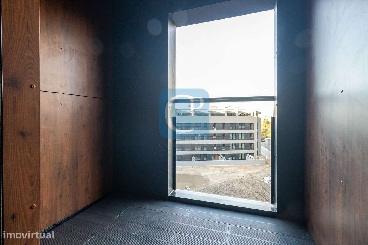 Apartamento T2 com varanda, ao Hospital S. João, em Paranhos - Grande imagem: 4/13