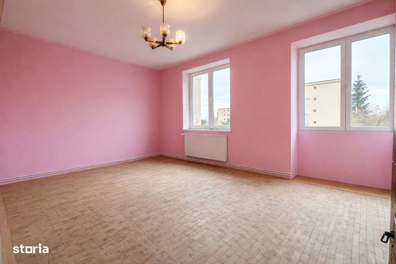 Apartament spațios cu 3 camere-7
