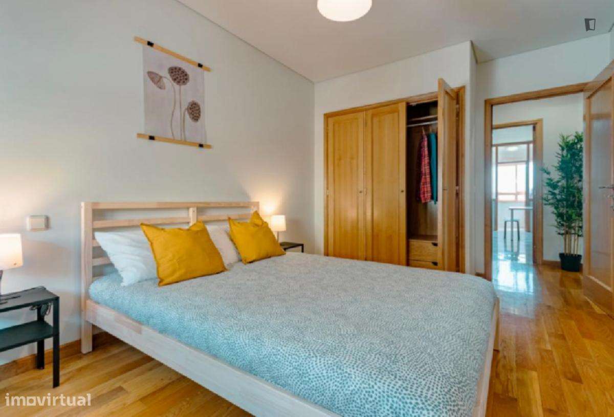 Quarto - localizado em Cedofeita Porto - Grande imagem: 5/7