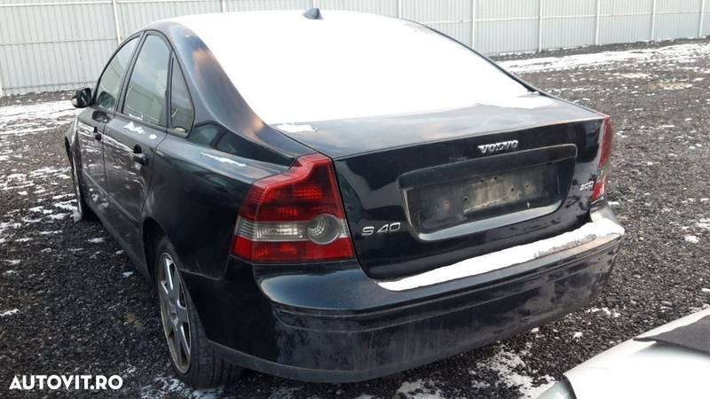 Dezmembram Volvo S40, 2.0 Diesel, 2005 - 4