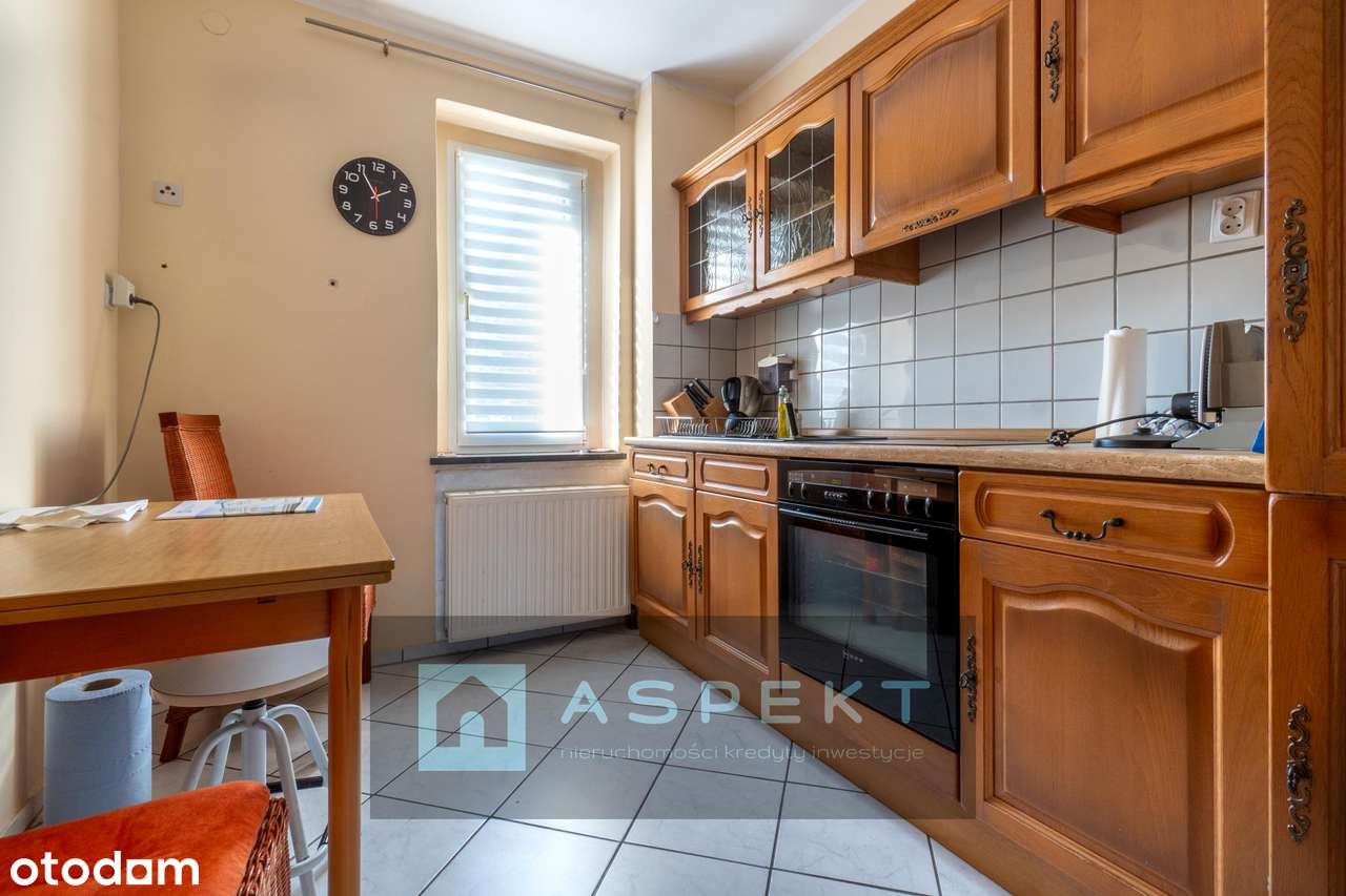 Wolnostojący, jednorodzinny, duża działka-12