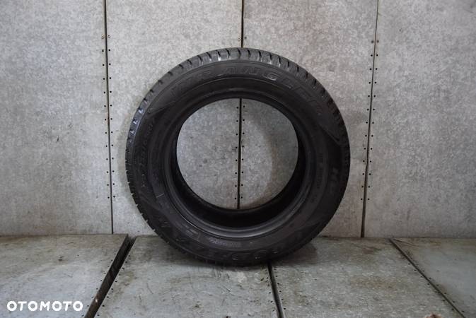 OPONA 235/65 R17 - 1