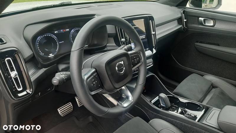 Volvo XC 40 T5 AWD R-Design - 9