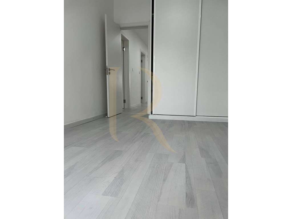 Apartamento T1 remodelado na Cruz de Pau - Seixal-7