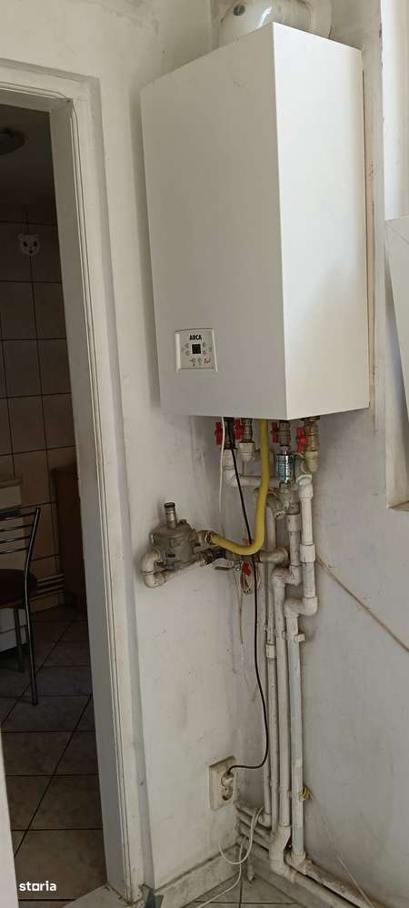 Casă/curte/garaj/Escalei-1