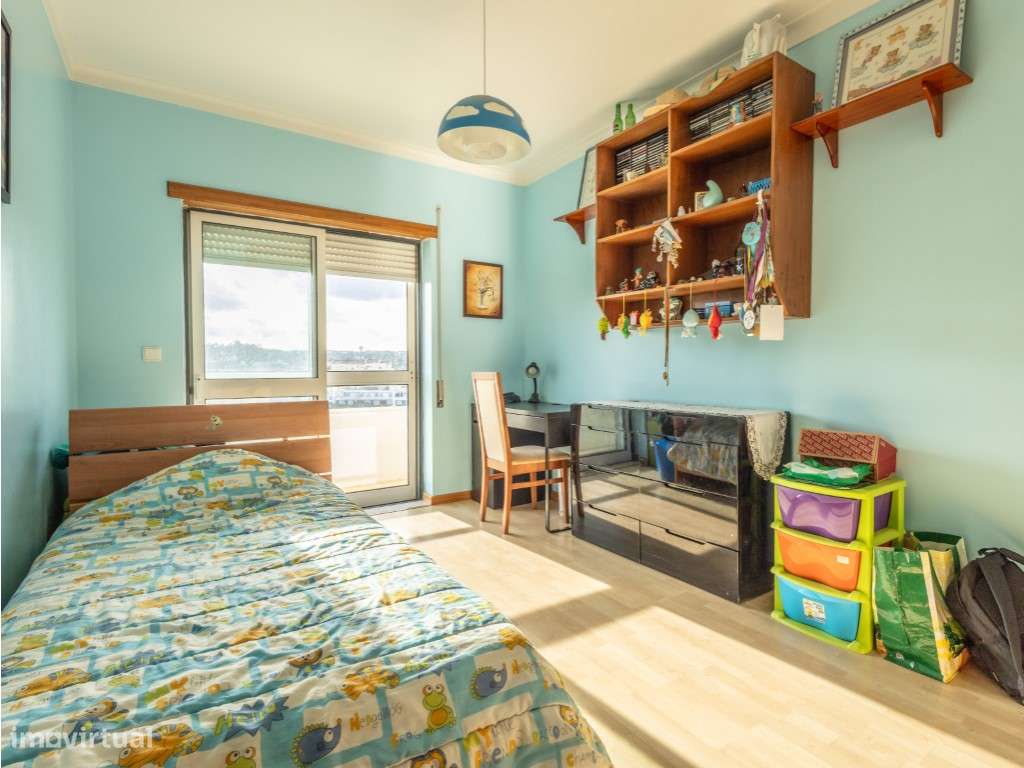 Apartamento T3 com sótão, em Coimbra-4