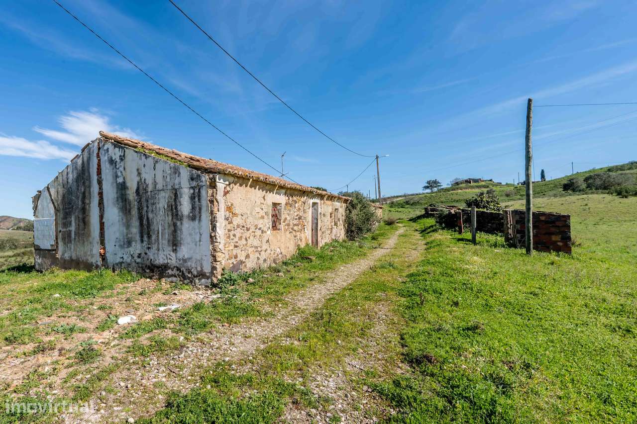 Moradia independente junto á barragem do Odelouca - Grande imagem: 5/37