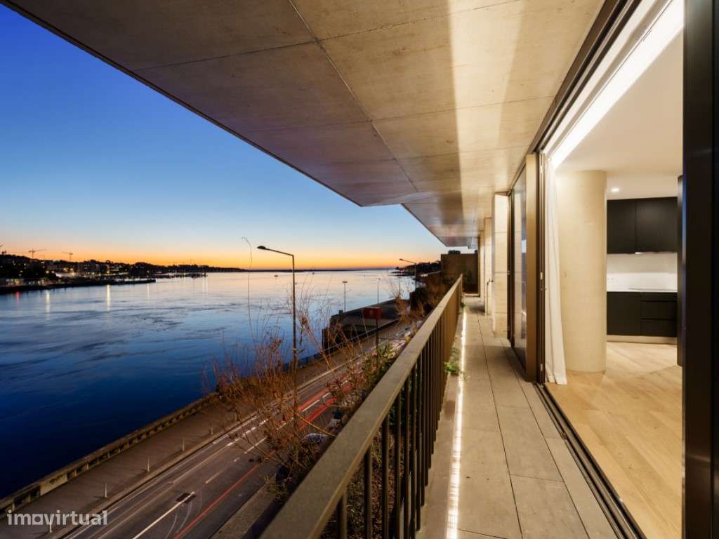 Sumptuoso T3 novo em frente ao Rio Douro-47