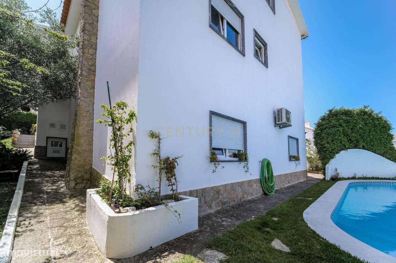 Moradia T5 renovada com piscina, perto da Ericeira.-15