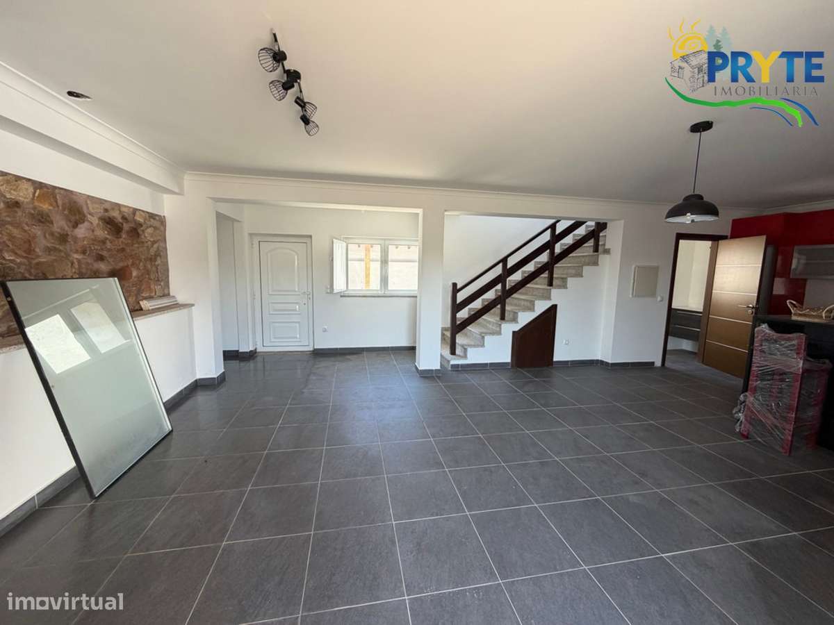 Quinta com moradia T3 , anexos e ruínas em Pedrógão Grande-17
