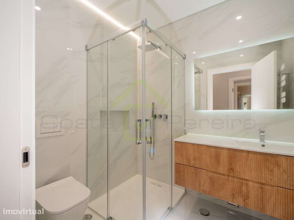 Apartamento T2 como Novo, à entrada de Lisboa.-18