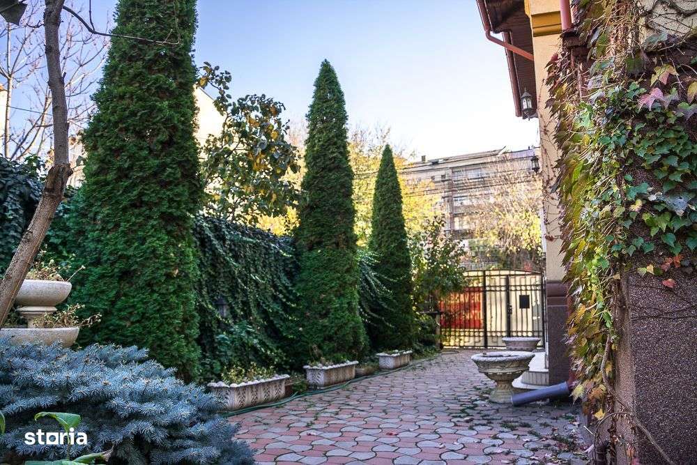 VILA INTERBELICA RENOVATA COMPLET - Imagine principală: 3/20