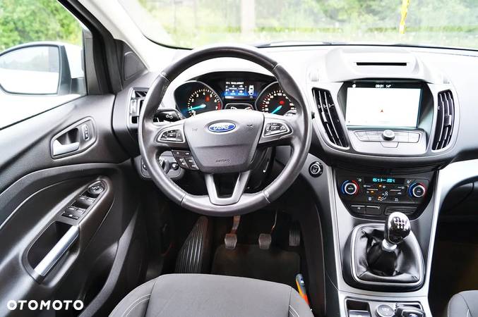 Ford Kuga 1.5 EcoBoost 2x4 Business Edition - 16