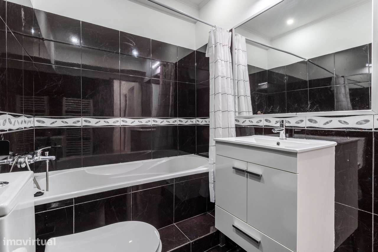 Apartamento T2 c/ Varanda em Agualva, Sintra-29