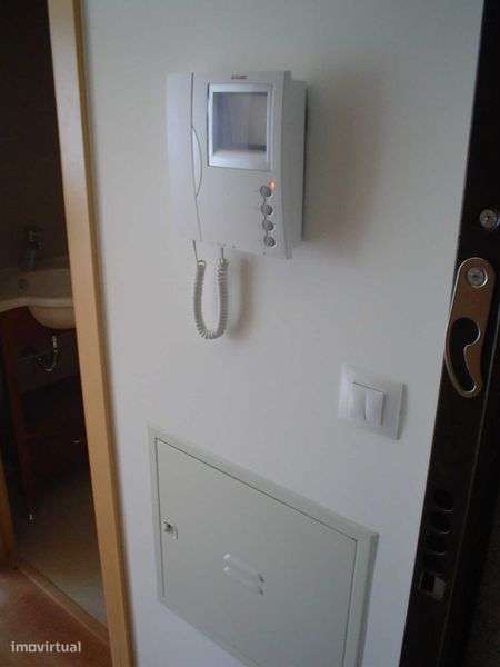 Apartamento T0 C/ Garagem Fórum de Coimbra/Portugal dos Pequenitos - Grande imagem: 4/12