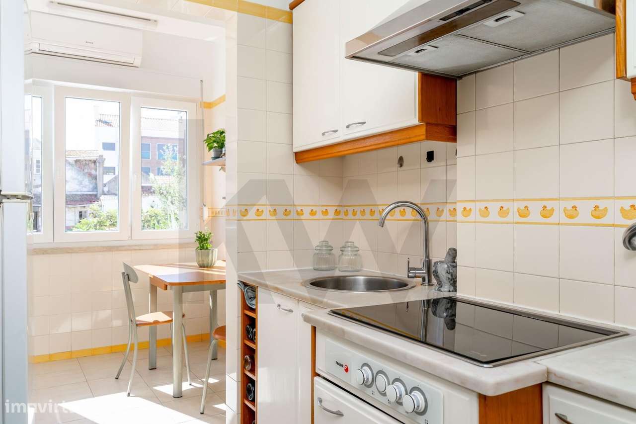 Apartamento T2 no Centro do Barreiro, com bastante Luz Natural, Confor-13