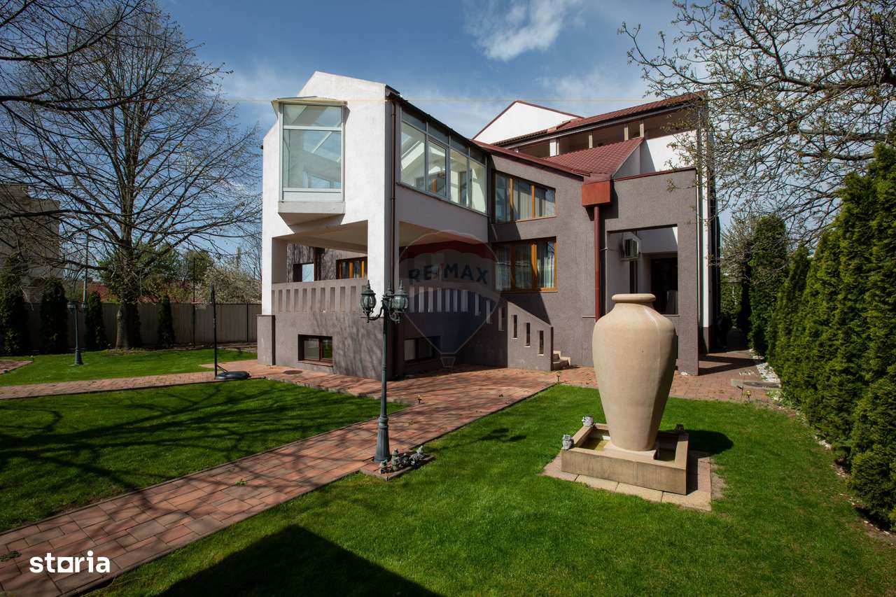 Vila de vanzare in zona Ultracentrala Bacau - Imagine principală: 4/16