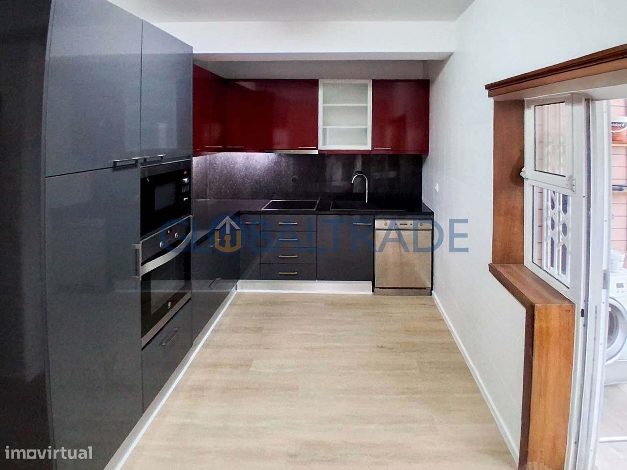 Apartamento T2 Renovado em Baguim do Monte - Grande imagem: 2/33