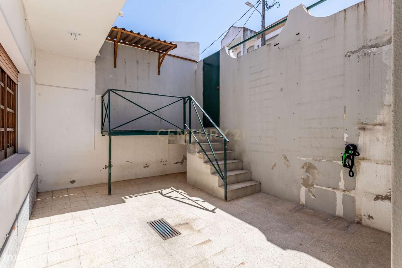 Espaçosa Moradia T3 em Azambuja, Lisboa-12