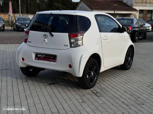 Toyota iQ 1.0 VVT-i - 5