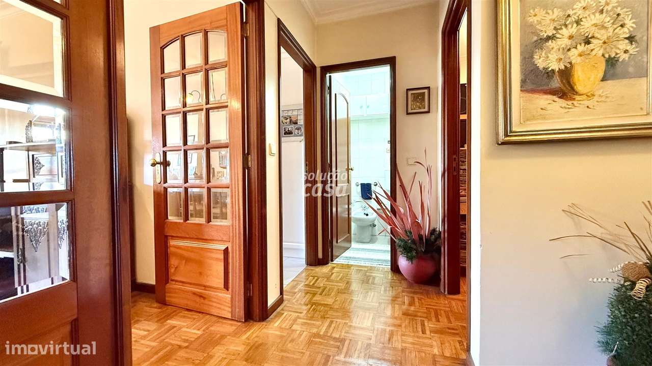 Apartamento T2+1 com Garagem, no Jardim Soares dos Reis!-8