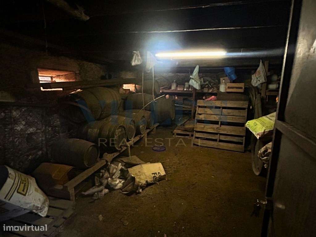 Moradia para Restaurar com 2.590 m² de Terreno, Privacidade e Excel...-15