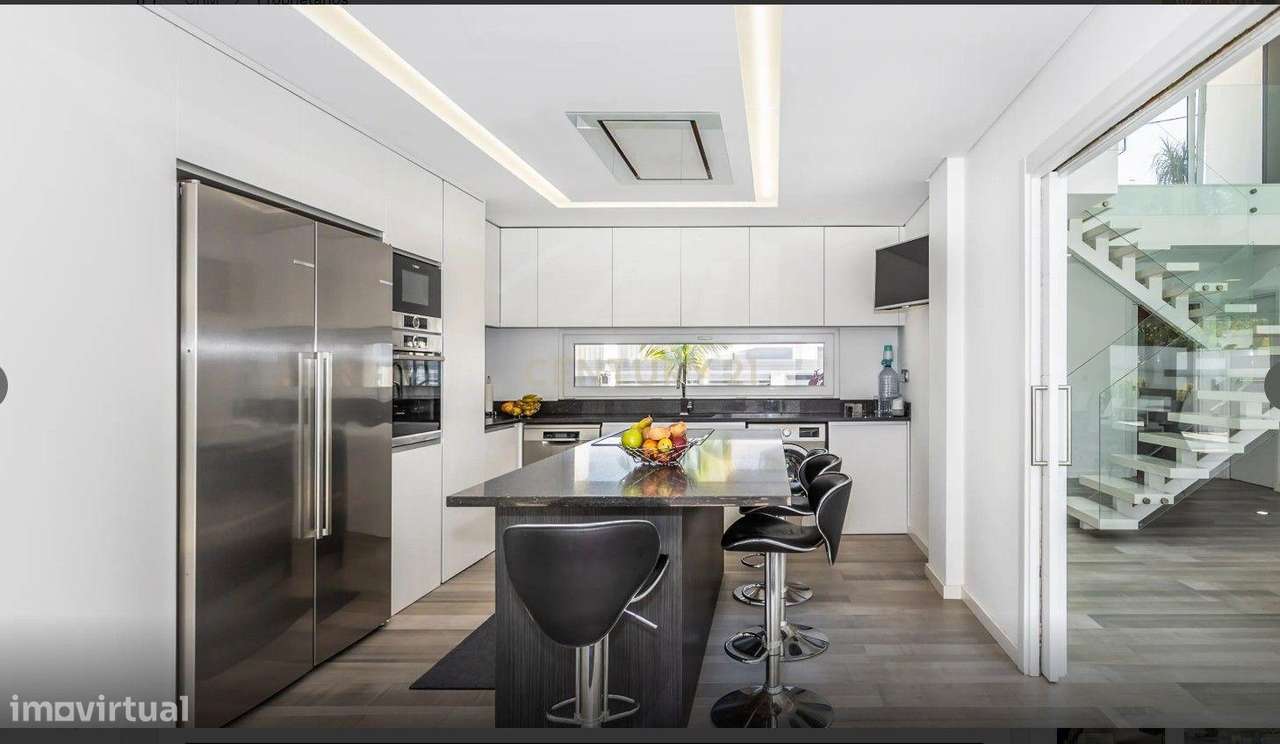 Elegância Moderna - Moradia com Piscina na Aroeira - Grande imagem: 5/29