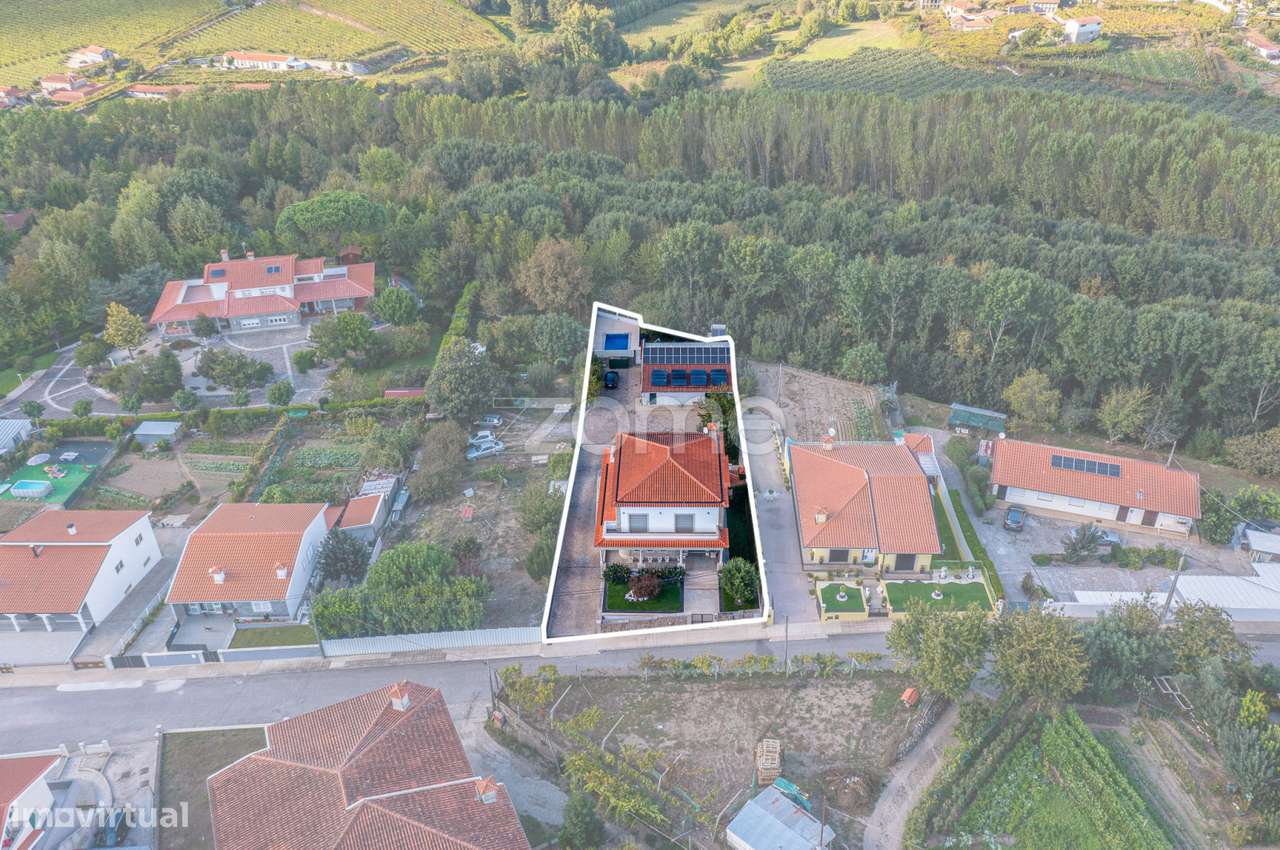 Moradia T3, com Varanda, jardins e Piscina em Felgueiras - Grande imagem: 3/60