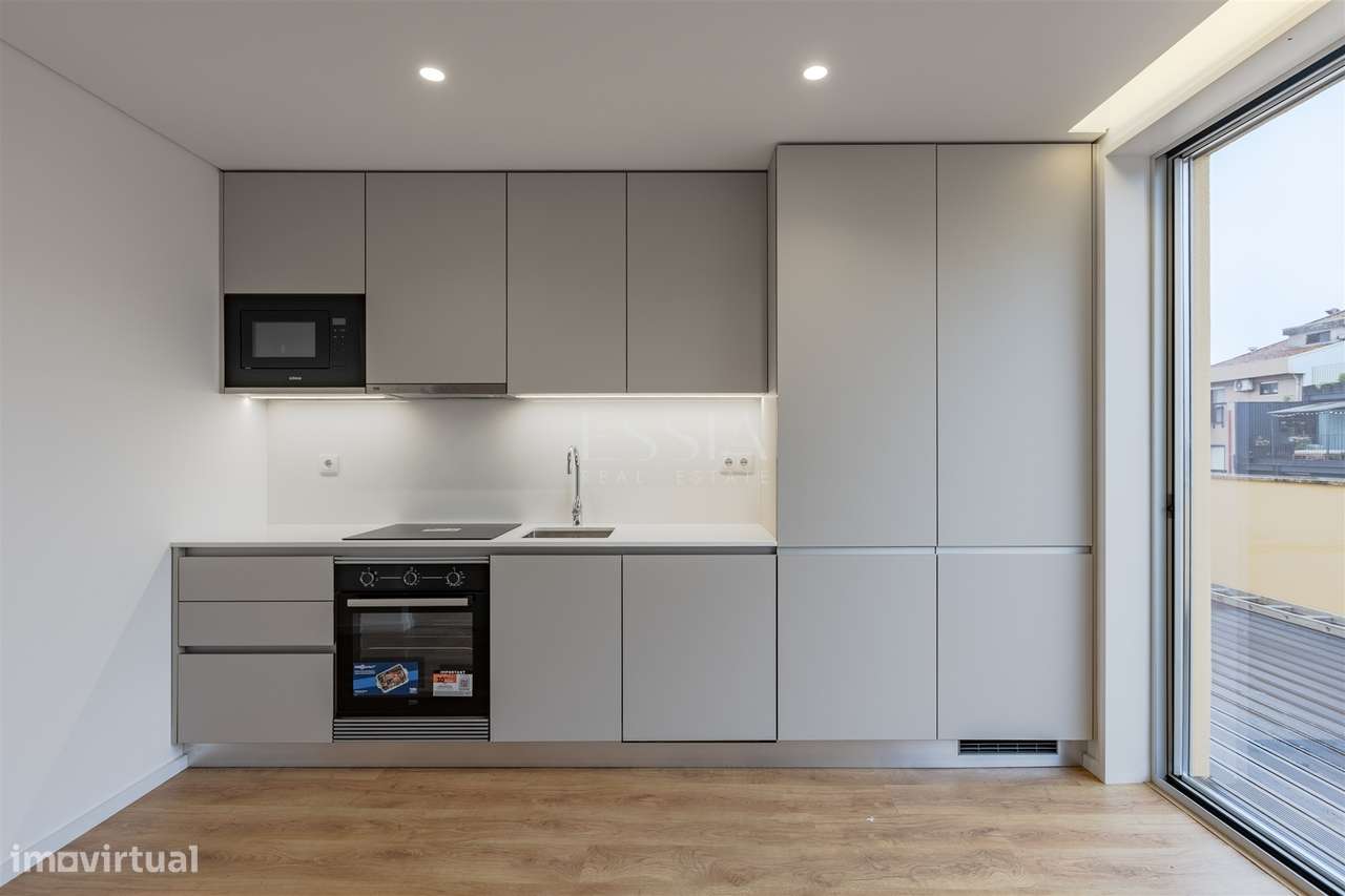Apartamento T2 no Último Piso com Terraço na Boavista, Porto-7