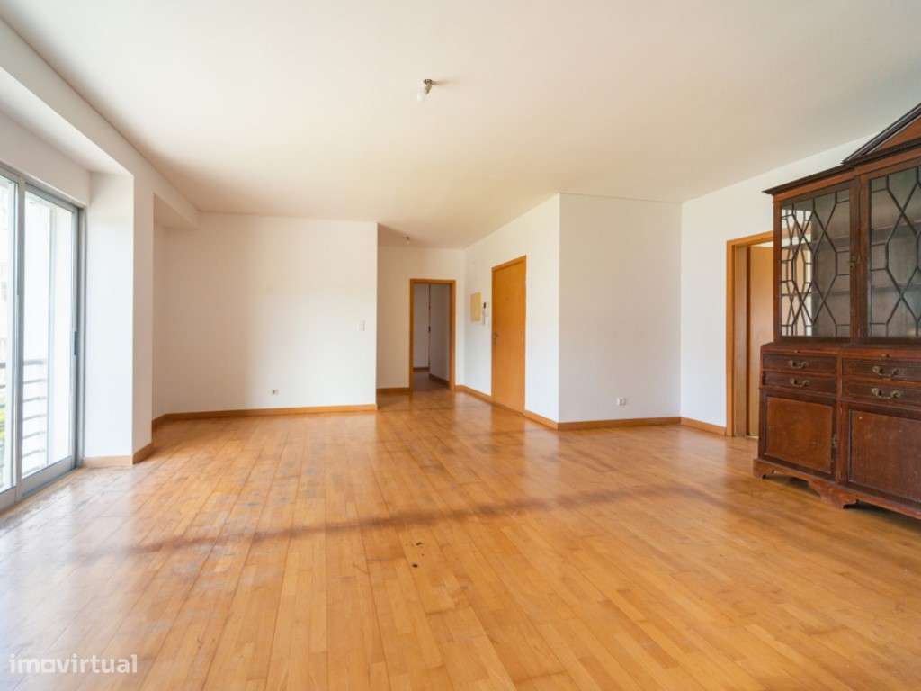 Apartamento T6 junto á loja do Cidadão, Cacém - Grande imagem: 4/26