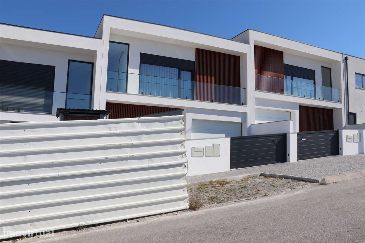 Moradia Geminada T3 Venda em Lustosa e Barrosas (Santo Estêvão),Lousad - Grande imagem: 4/30