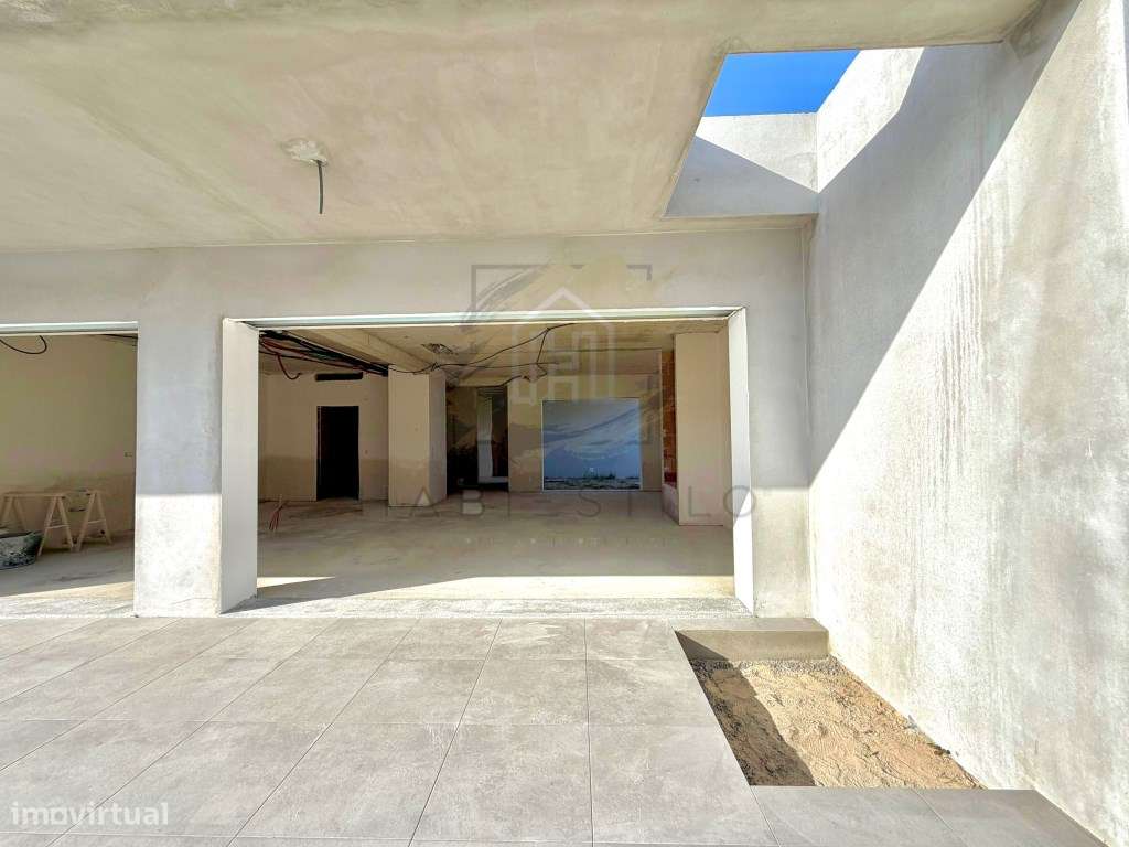 Moradia nova com excelentes áreas - Grande imagem: 5/23